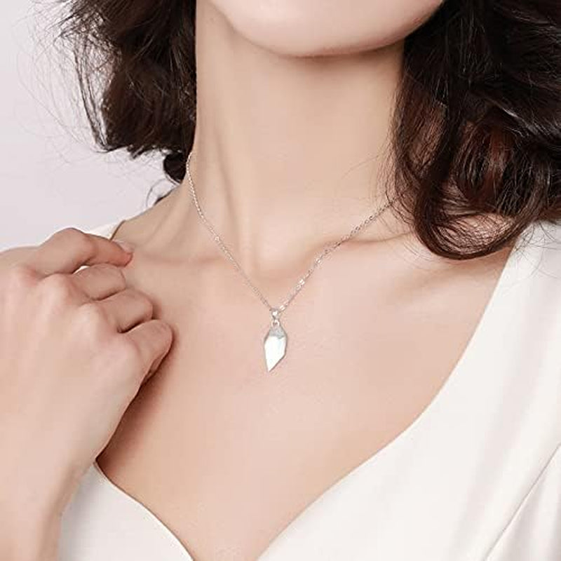 Two Souls One Heart Pendant Necklaces for Couple,Wishing Stone Creative Magnet Couples Necklace